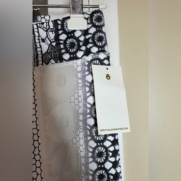 NWT Spiritual Gangster Lace & Snake Print in Black & White Leggings Size XS/S - Picture 4 of 7